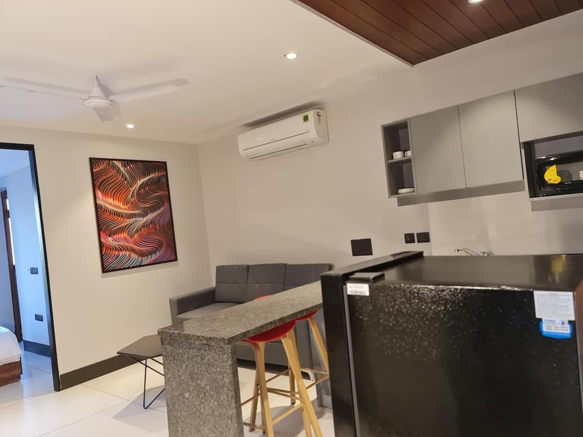 Apt# One-Four-Two - With Lift - High Speed Wifi - Smart Tv New Delhi Ngoại thất bức ảnh