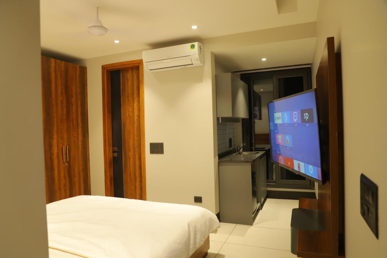 Apt# One-Four-Two - With Lift - High Speed Wifi - Smart Tv New Delhi Ngoại thất bức ảnh